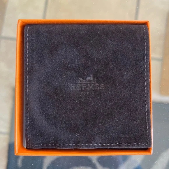 Hermès Clic HH Men’s Bracelet in Gris Étain Mat - Picture 13 of 14